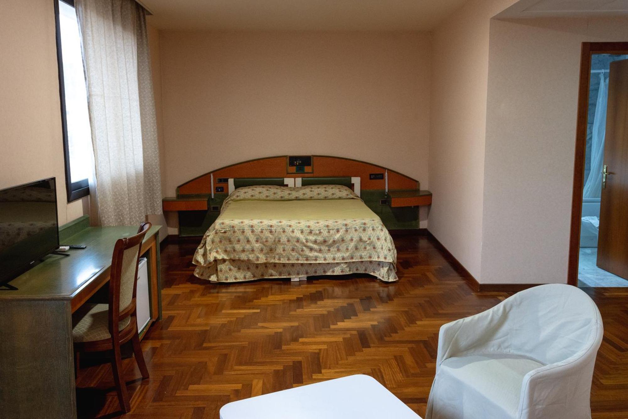 Hotel San Nicola Lagonegro Buitenkant foto